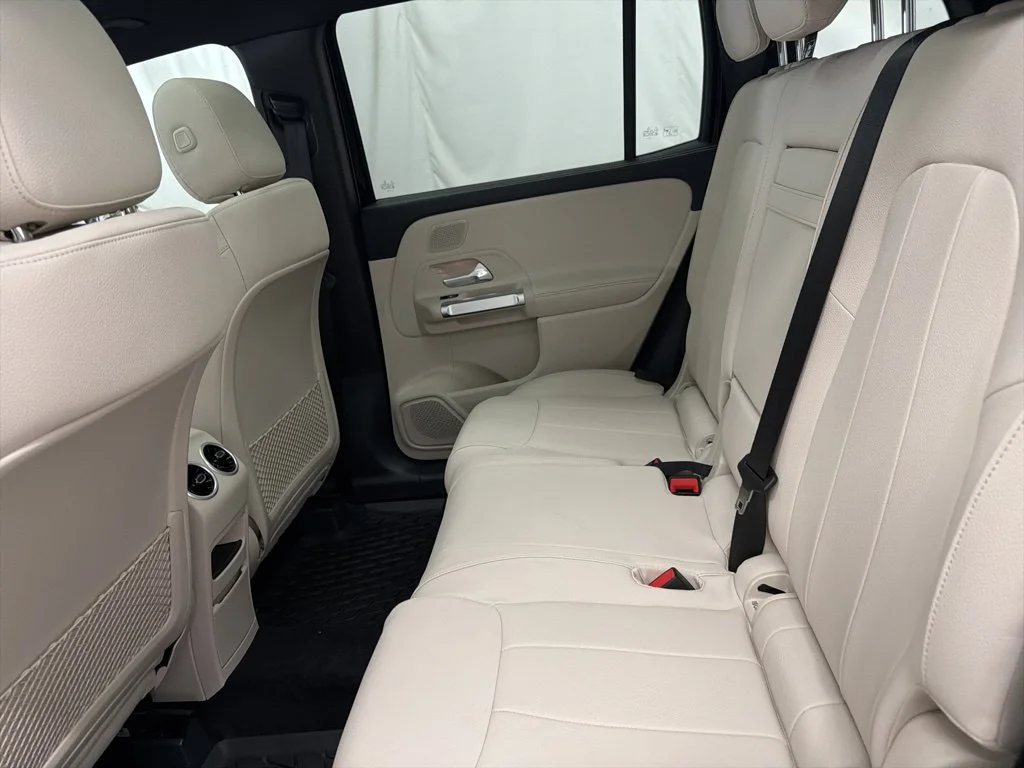 Used 2026 Black Mercedes-Benz GLB 250 image 19