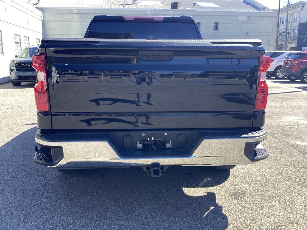 Used 2021 BLACK Chevrolet LT image 24