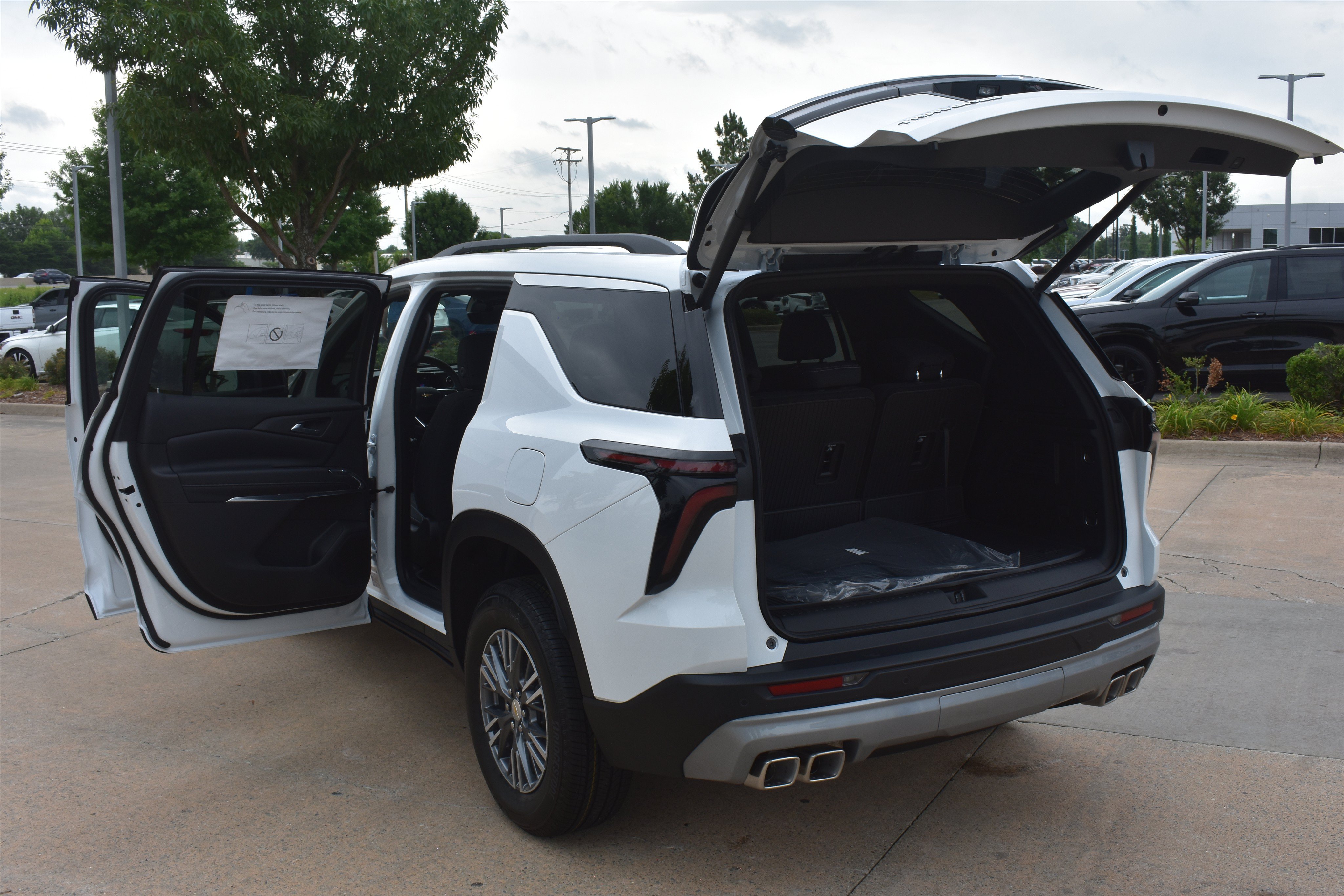 2026 Chevrolet Traverse LT - Photo 17