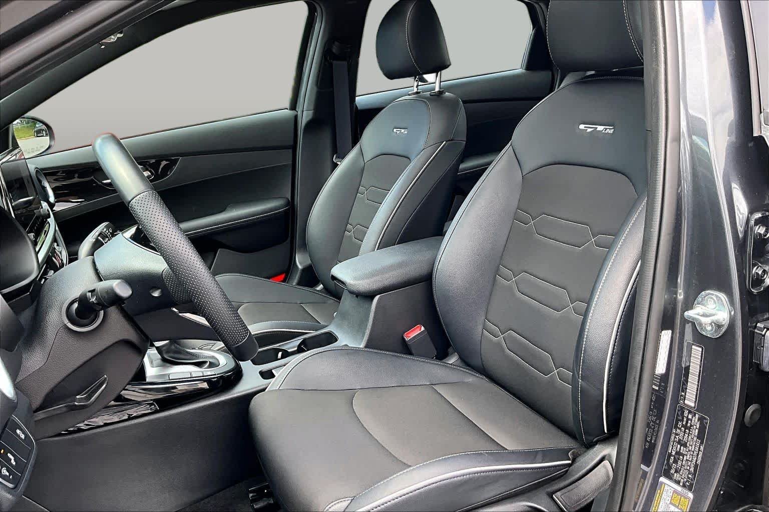 Used 2023 Gravity Gray Kia GT-Line image 8