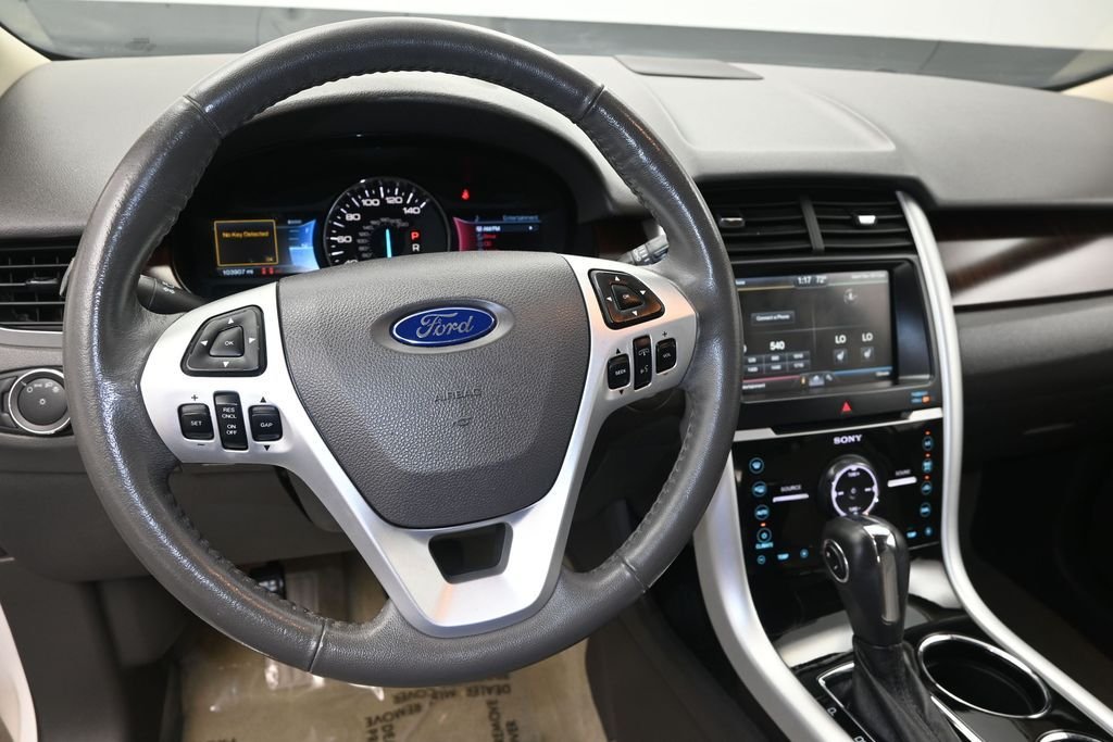Used 2011 White Ford Limited image 18