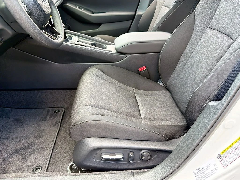 New 2026 Platinum White Pearl Honda SE image 21