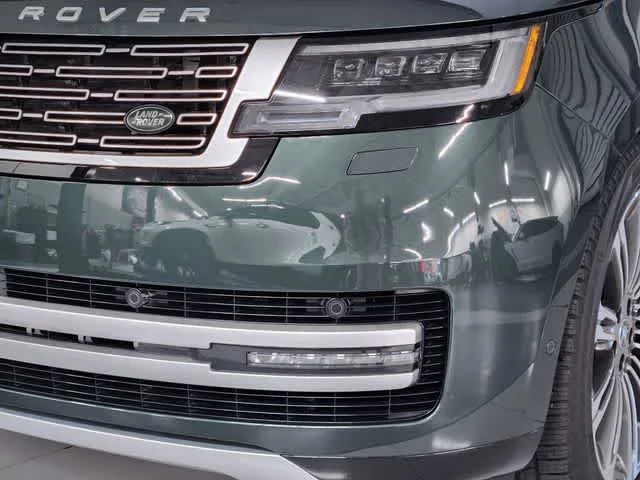 Used 2023 Belgravia Green Metallic Land Rover Autobiography image 12