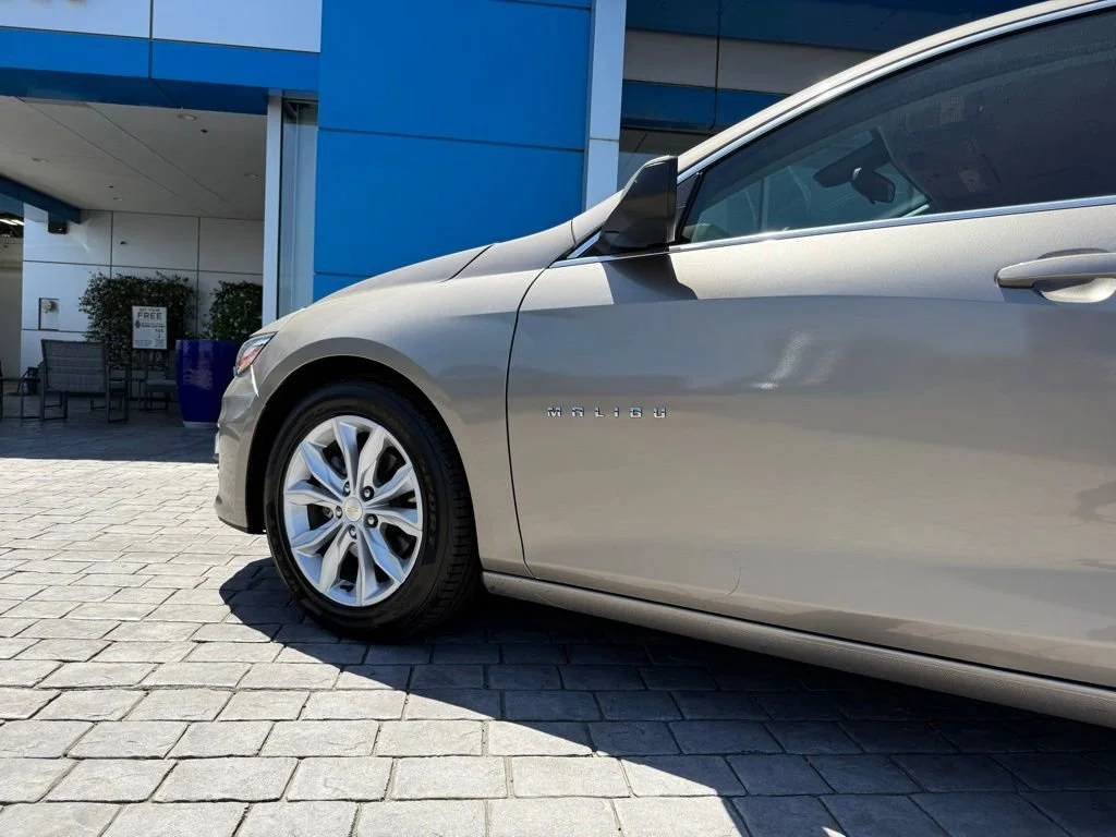 Used 2022 Mineral Gray Metallic Chevrolet LT image 13