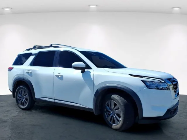 Used 2022 White Nissan SV image 5