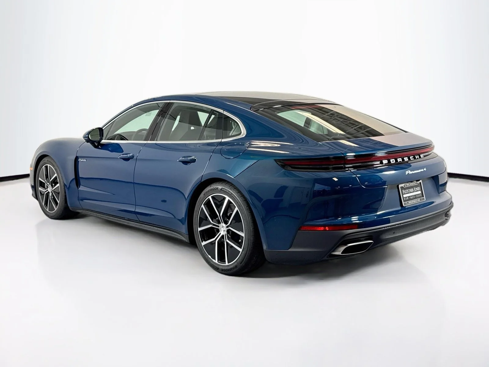 New 2026 Montego Blue Metallic Porsche 4 E-Hybrid image 3