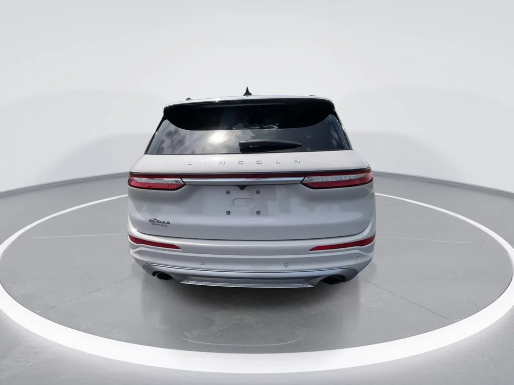 Used 2022 White Lincoln Reserve image 7