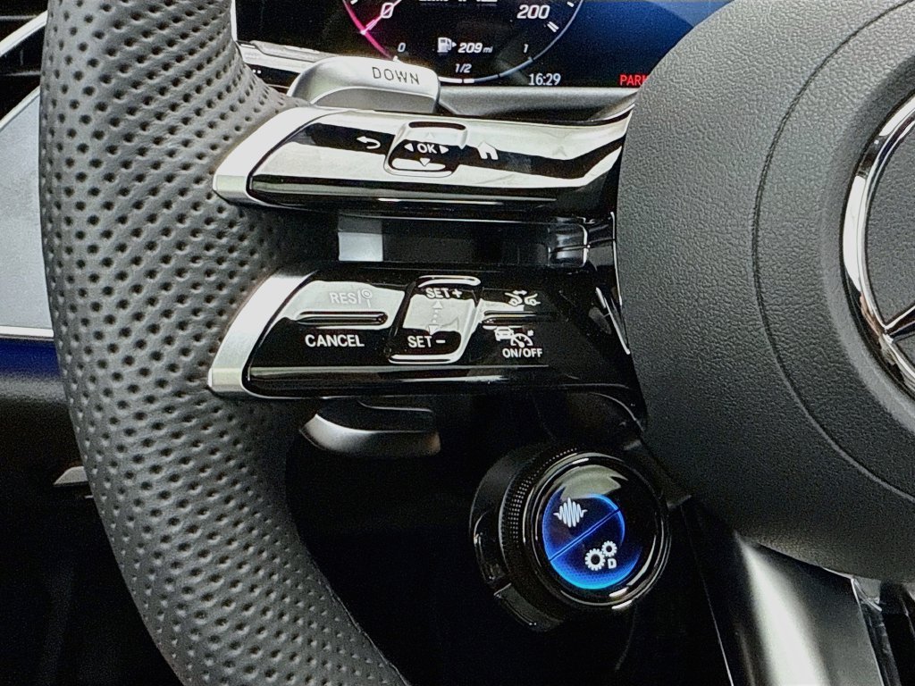New 2027 MANUFAKTUR Moonlight White Magno Mercedes-Benz E 53 AMG® image 12