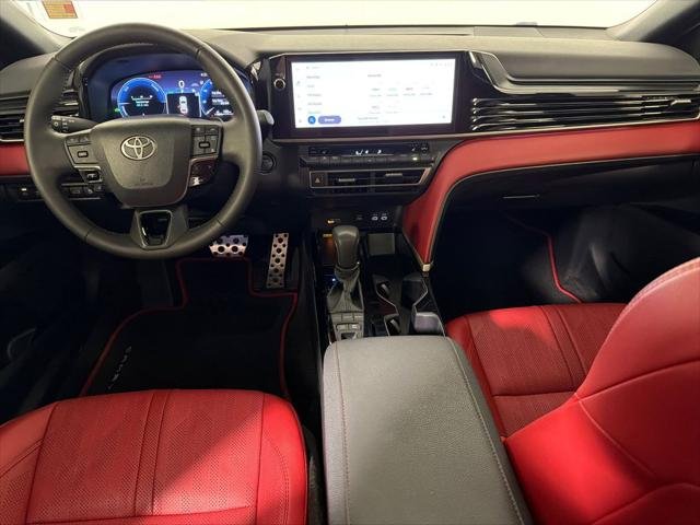 Certified Used 2025 WIND CHILL PEARL Toyota  image 23