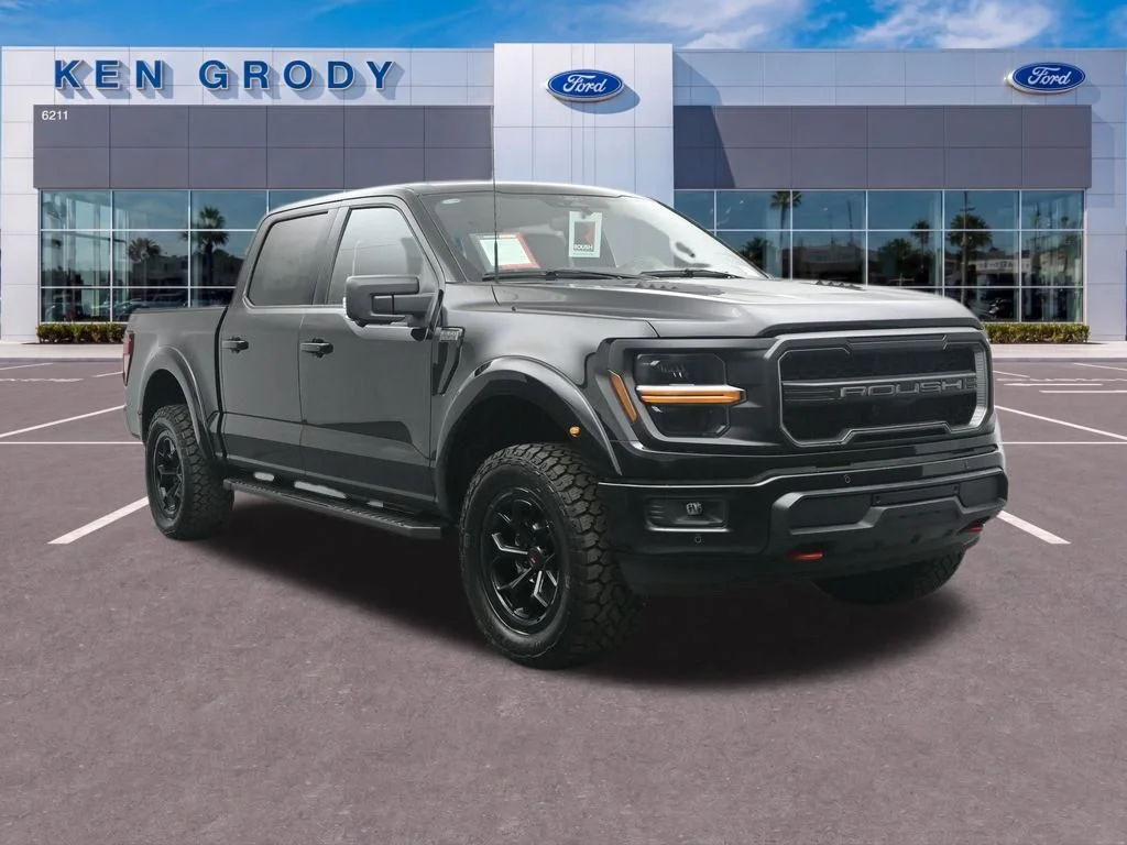 New 2025 Black Ford XLT image 1