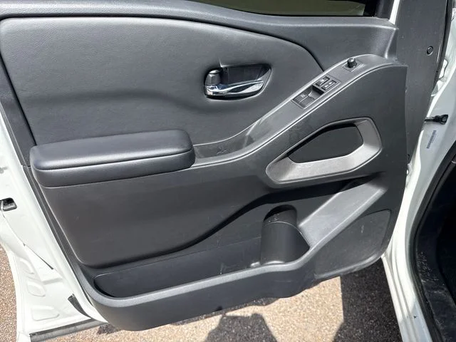 Used 2025 White Nissan SV image 10