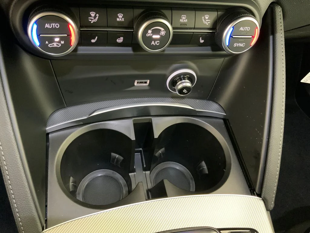 2026 Alfa Romeo Stelvio Base - Photo 30