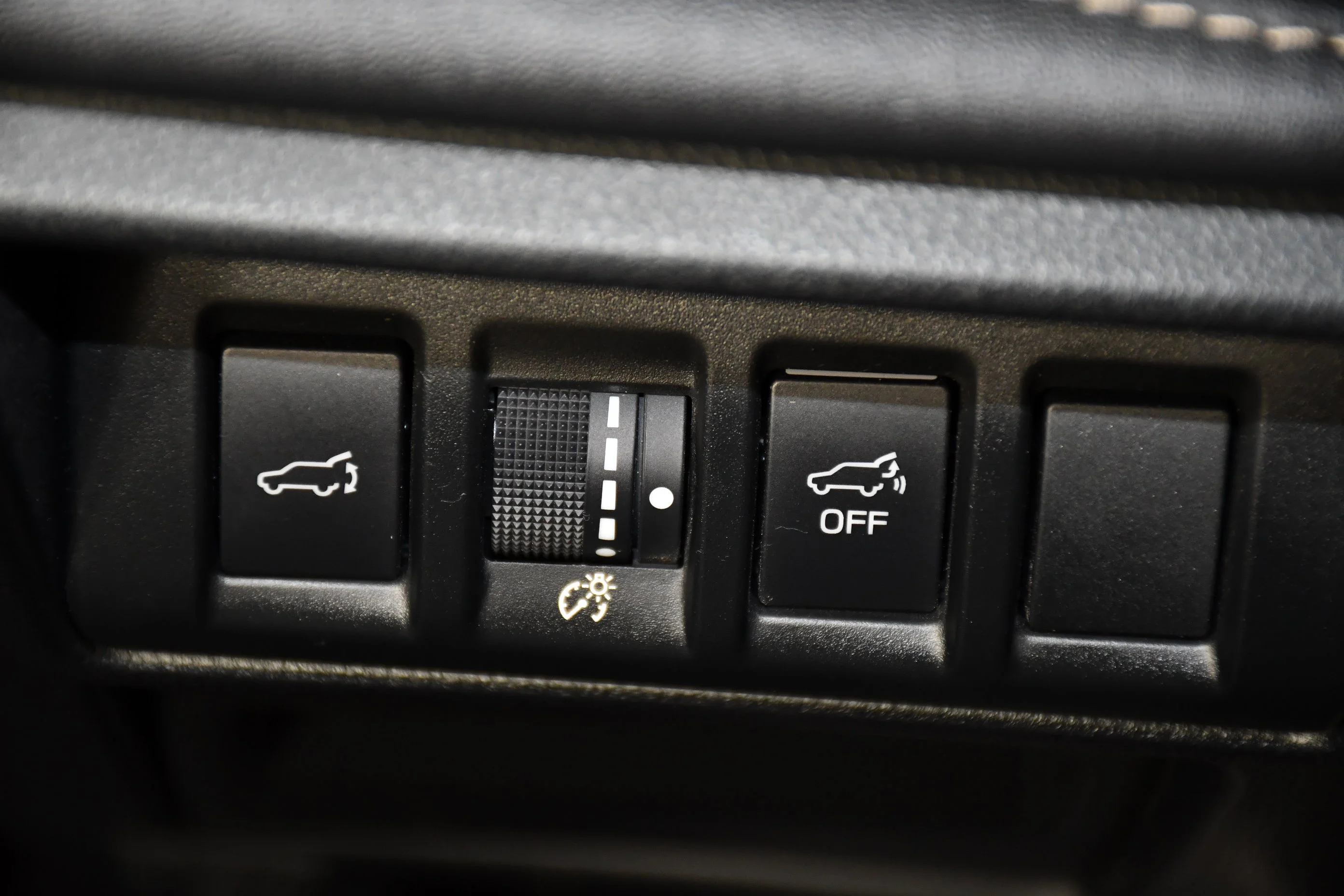 Used 2020 Tungsten Metallic Subaru Limited image 35