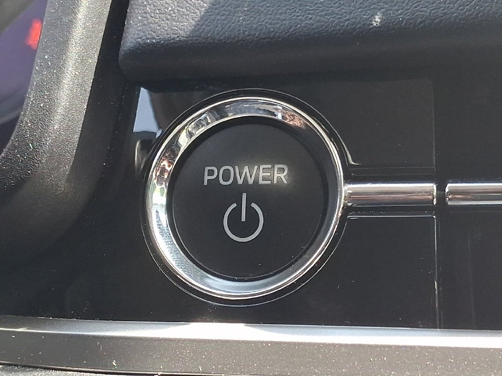 Used 2024 Silver Mitsubishi SEL image 30