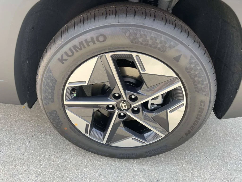 New 2026 White Hyundai SEL image 9