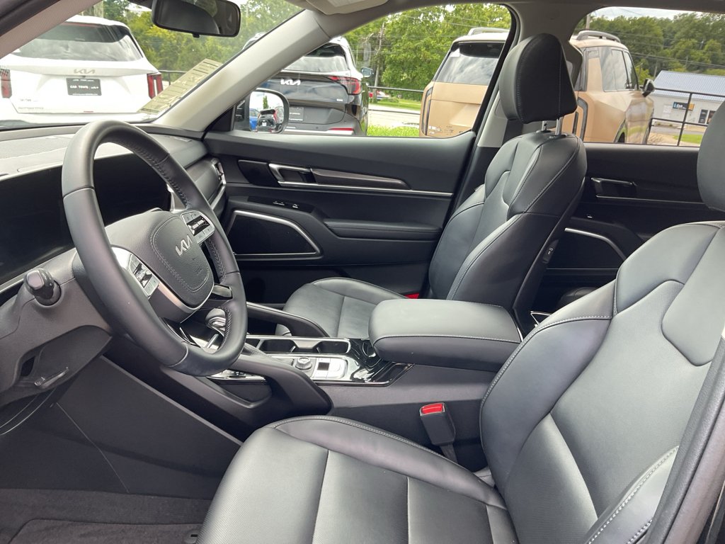 Certified Used 2024 Ebony Black Kia S image 24