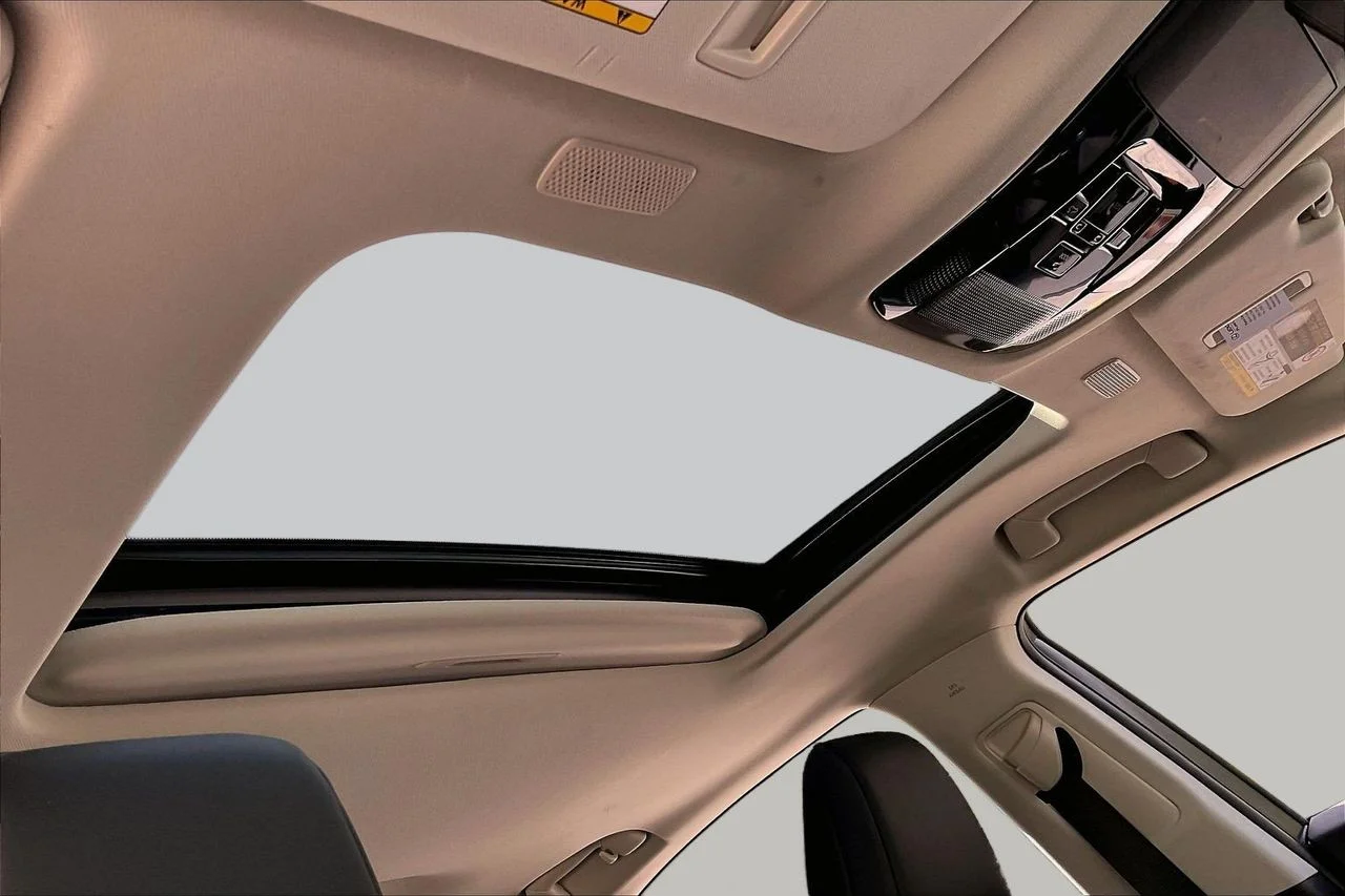 Used 2025 White Lexus 250 Premium image 16
