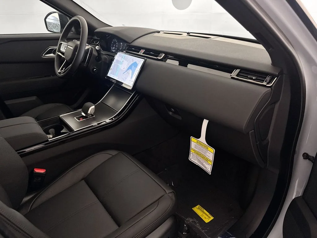 New 2026 Arroios Grey Land Rover S image 29