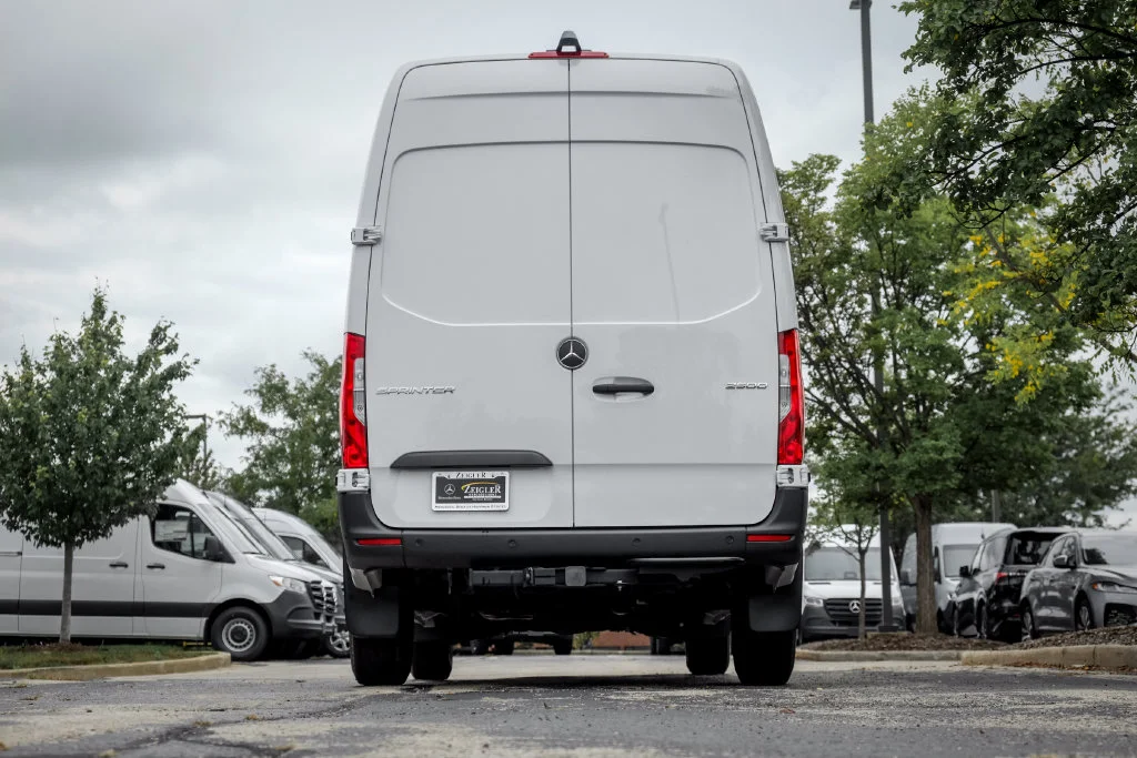 New 2026 Arctic+White Mercedes-Benz Cargo 144 WB image 8