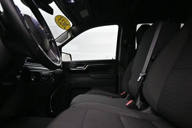 Used 2023 White Chevrolet LT image 17