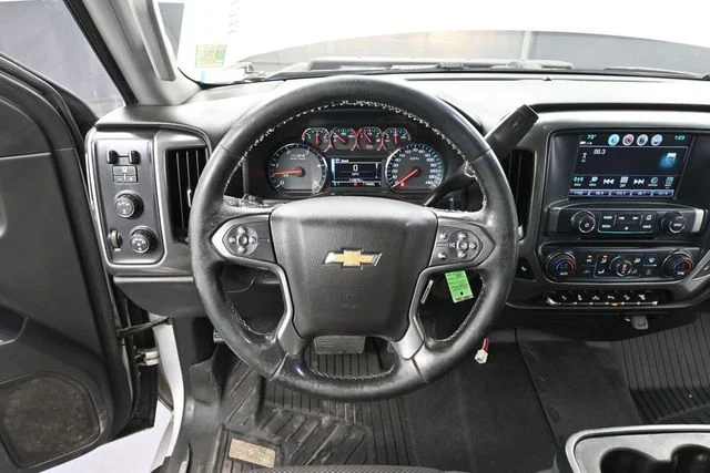 Used 2019 Silver Chevrolet LT image 27