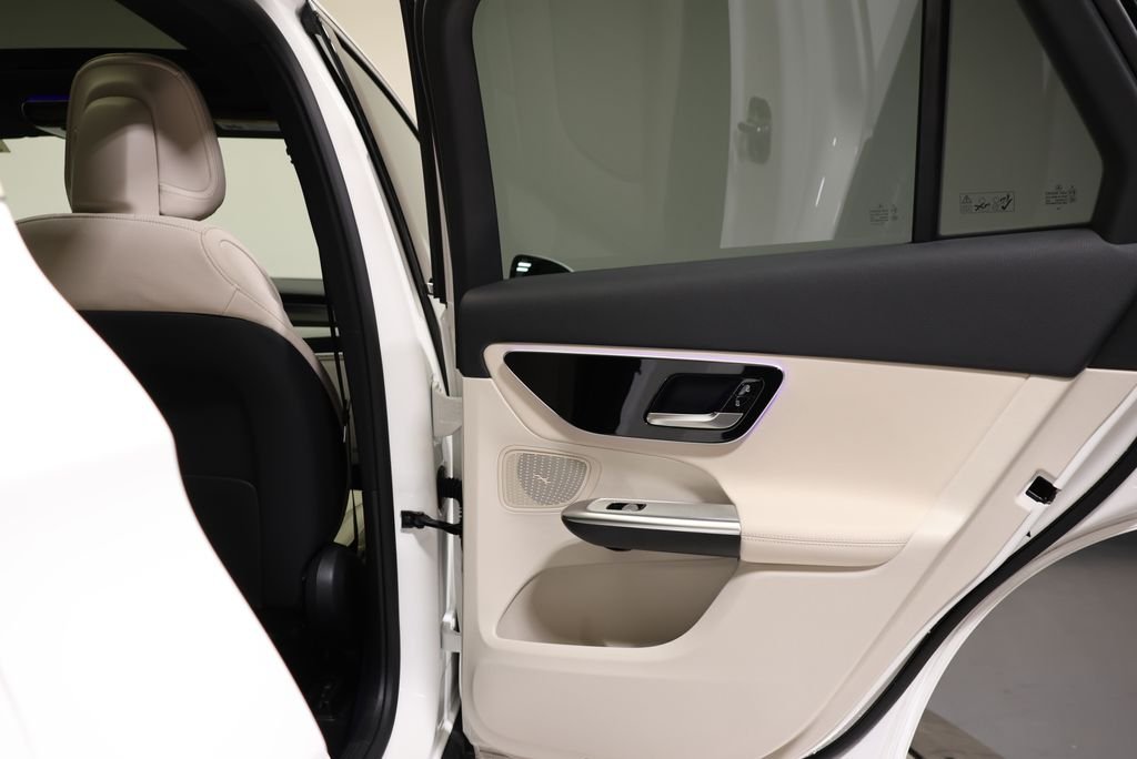 Certified Used 2026 Polar White Mercedes-Benz GLC 300 image 49