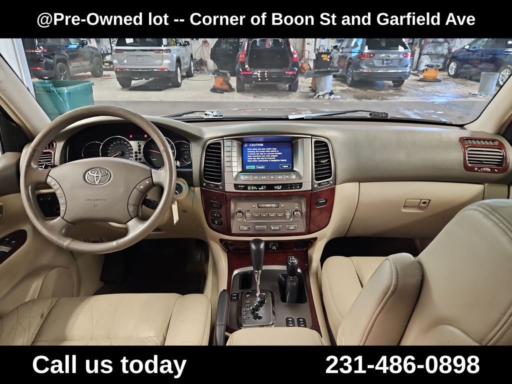 Used 2004  Toyota Base image 17