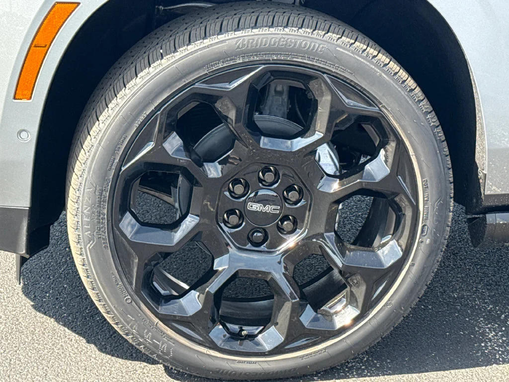 2026 GMC Yukon XL Denali - Photo 12