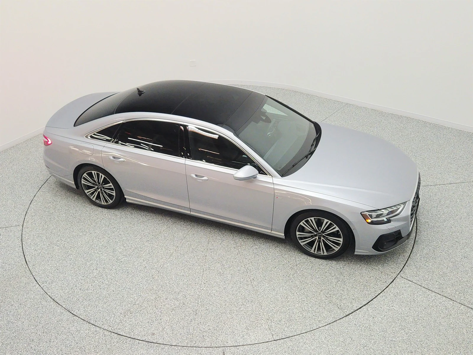 Used 2023 Florett Silver Metallic Audi L 55 TFSI quattro image 25