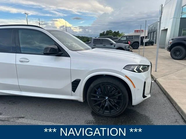 Used 2025 White BMW M60i image 4