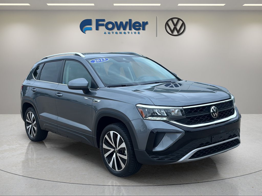 Used 2023 Gray Volkswagen 1.5T SE image 1