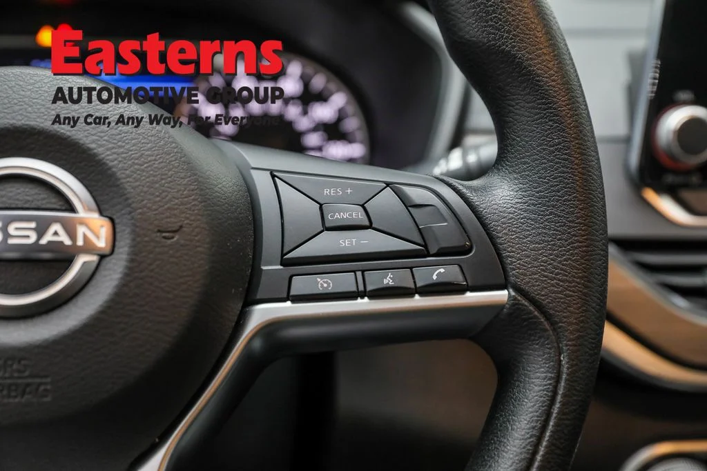 Used 2024 Black Nissan 2.5 SV image 16