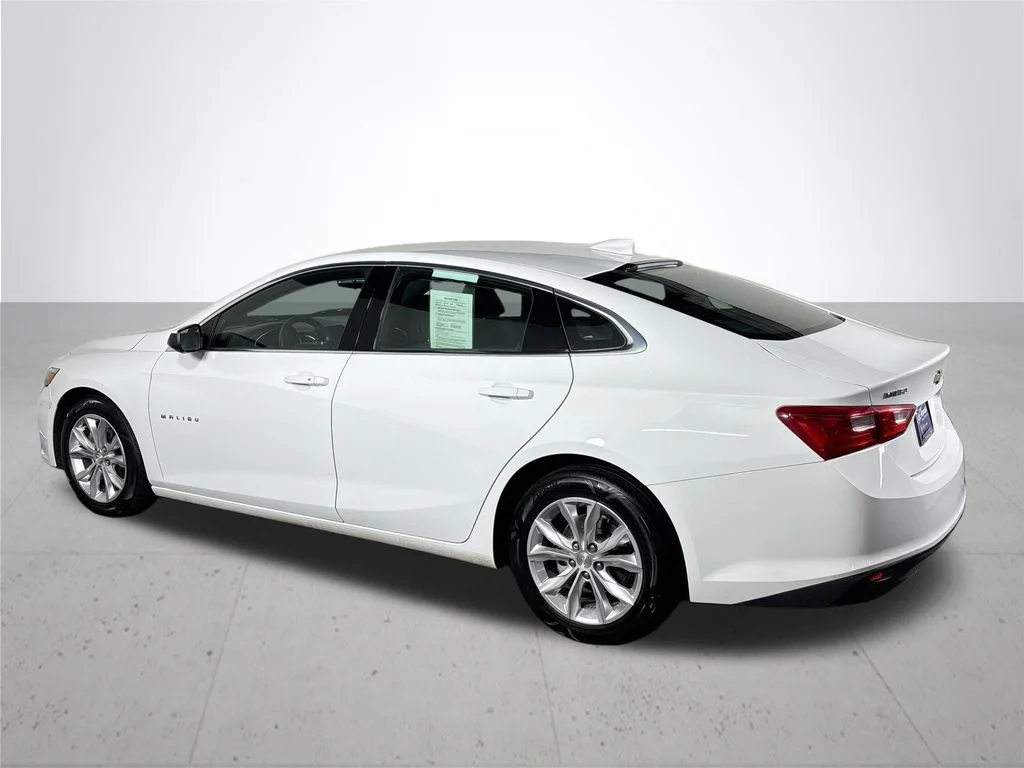 Used 2023 White Chevrolet LT image 8