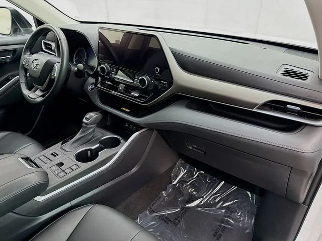 2023 Toyota Highlander XLE - Photo 31