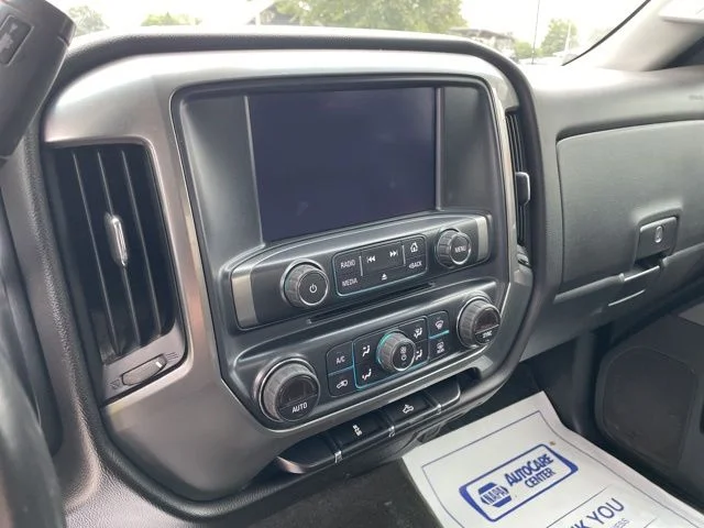 Used 2018 White Chevrolet LT image 7