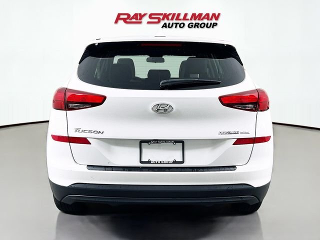 Used 2020 White Hyundai SE image 6