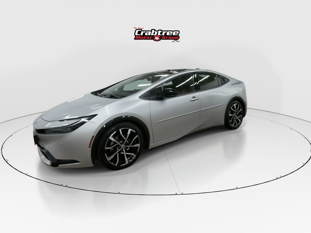 Used 2023  Toyota XSE image 4
