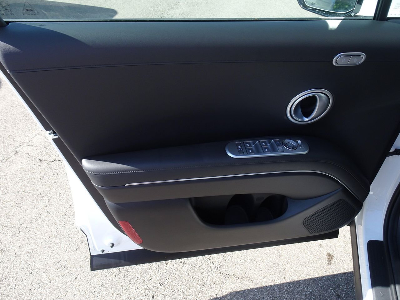 New 2027 White Hyundai Limited 8P image 15