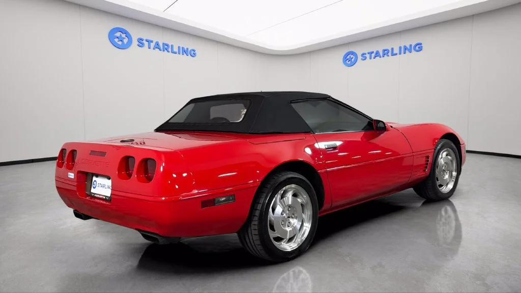 Used 1995  Chevrolet 2dr Convertible image 10