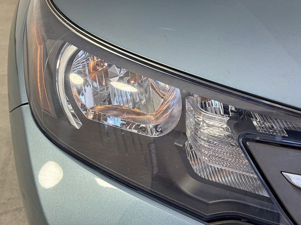 Used 2014 Mountain Air Metallic Honda LX image 32