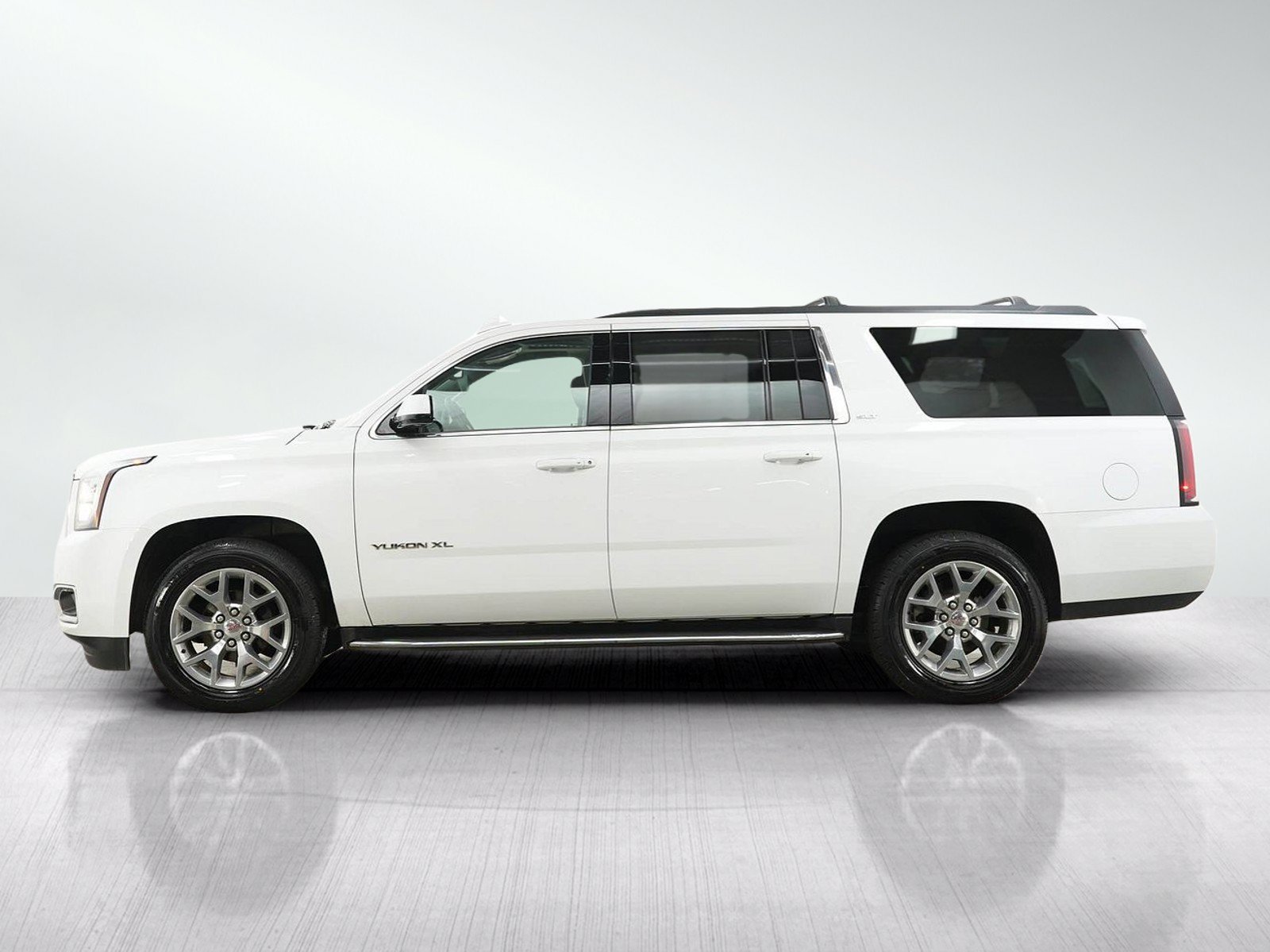 Used 2019 GMC Yukon XL SLT with VIN 1GKS2GKC6KR317934 for sale in White Bear Lake, Minnesota