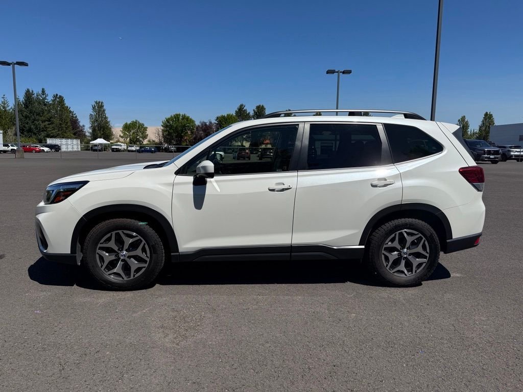 Used 2020 Crystal White Pearl Subaru Premium image 4