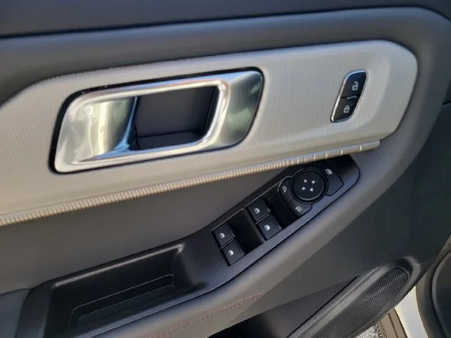 New 2027 White Metallic Ford Active image 19