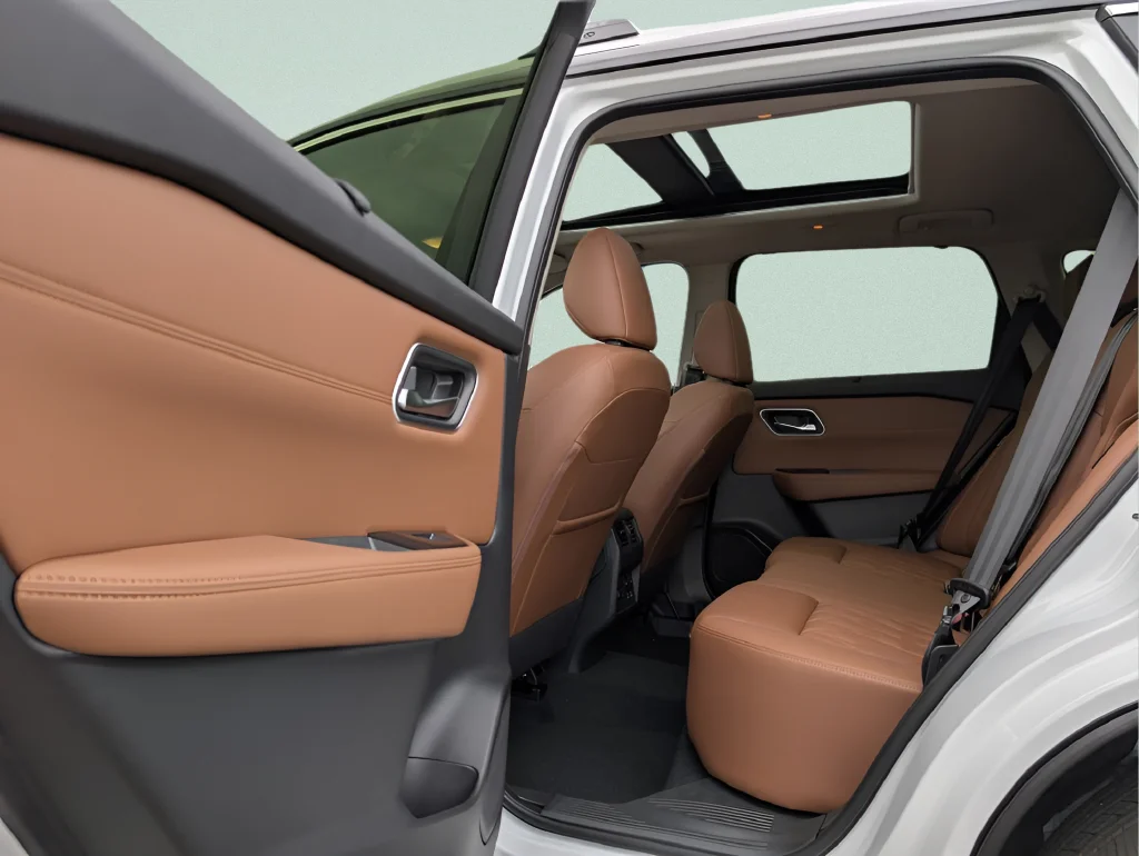 New 2026 White Nissan Platinum image 19