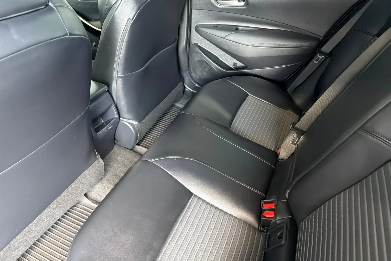Certified Used 2022 Wind Chill Pearl Toyota XSE image 11