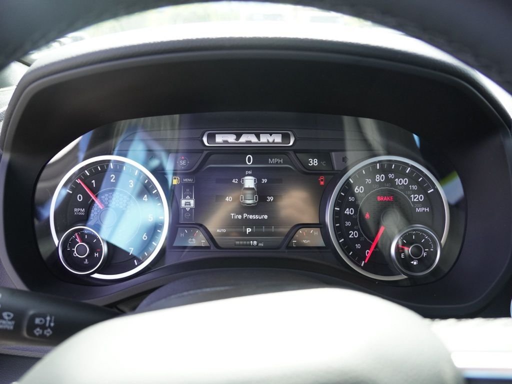 New 2026 Bright White Clear-Coat Exterior Paint RAM Big Horn/Lone Star image 13