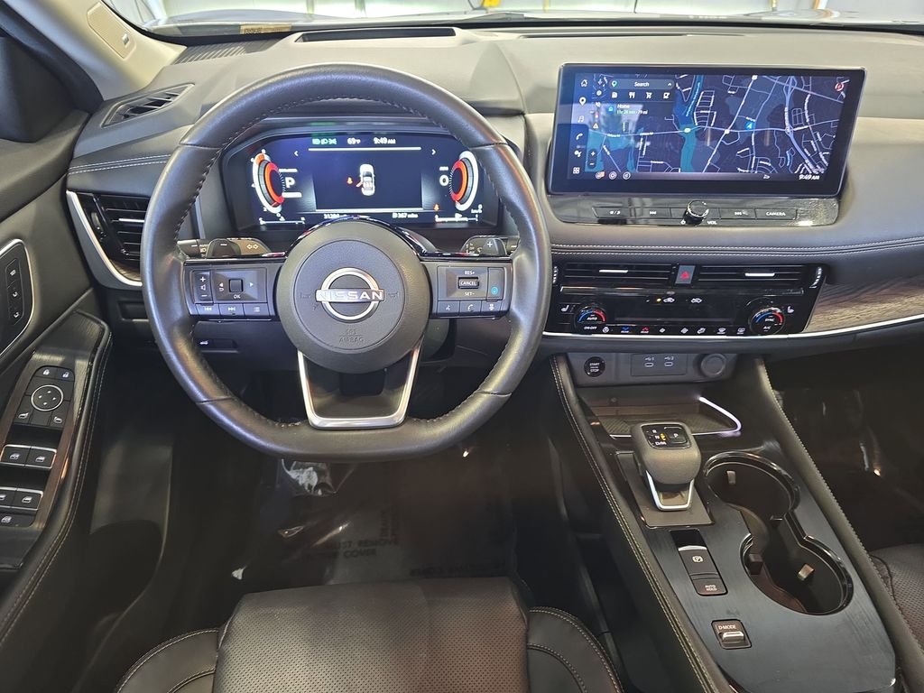 Used 2024 Gray Nissan Platinum image 18