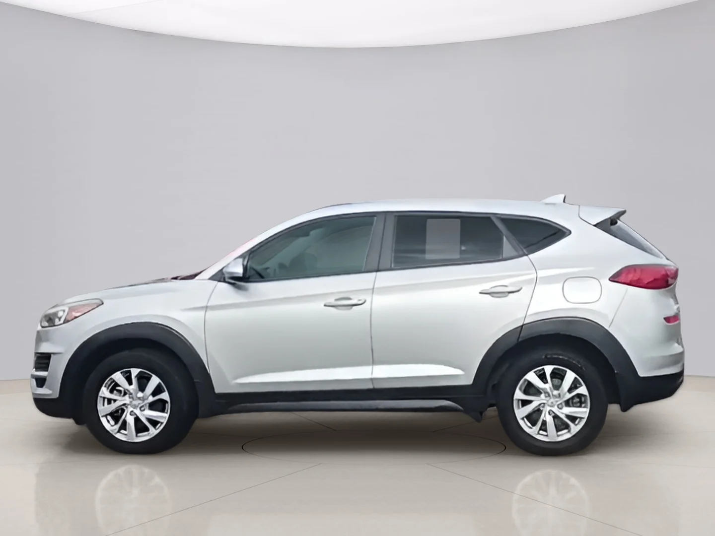 Used 2020 Silver Hyundai SE image 2