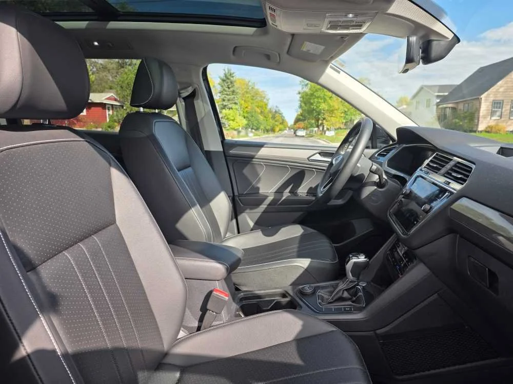 Certified Used 2022 Black Volkswagen SE image 8
