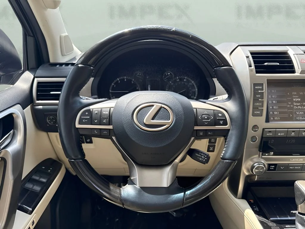 Used 2021 White Lexus 460 image 10
